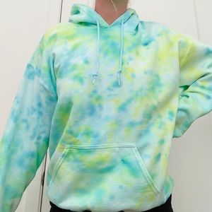 BLUE AND YELLOW TYE DYE SWEATSHIRT